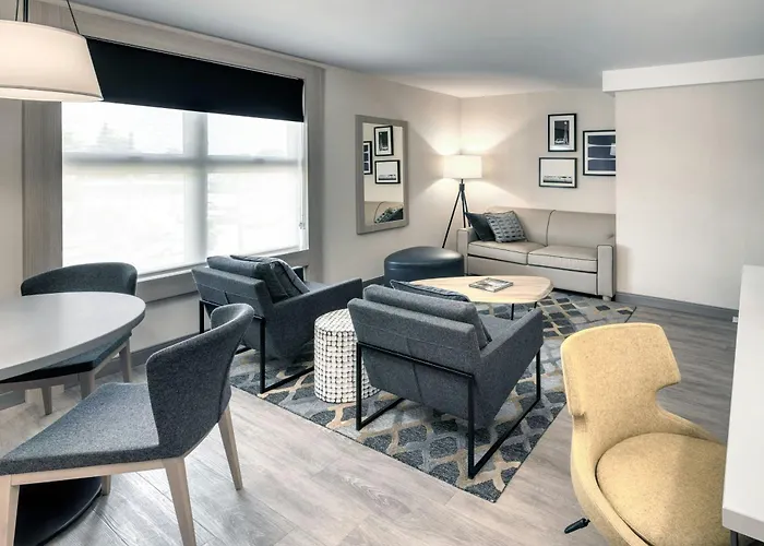 The Insignia Hotel, Sarnia, A Tribute Portfolio Hotel